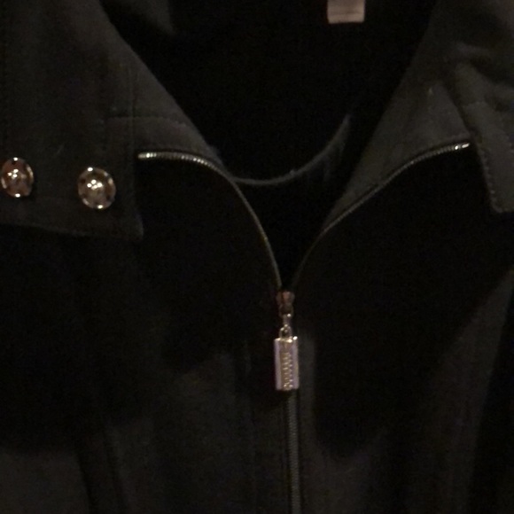 St. John Sport pantsuit.  Zip up Jacket and elastic waist bottoms.  Sz XL - Picture 4 of 7